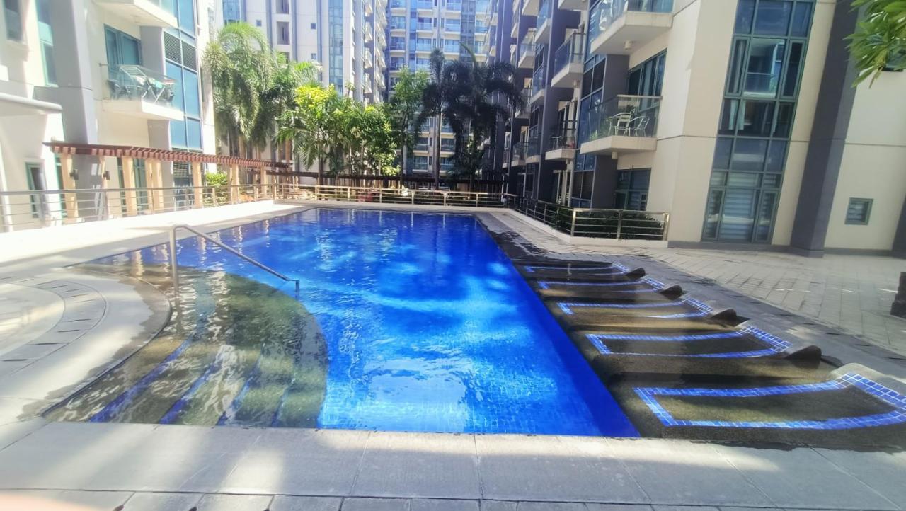 Condotel In Front Of Terminal 3 Manila Exterior photo